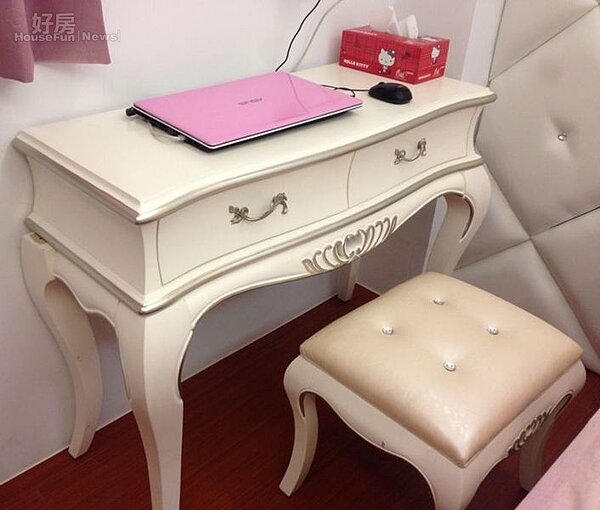 5.幾乎所有傢俱都以香檳金與粉紅兩種色調為主,走浪漫古典風格。