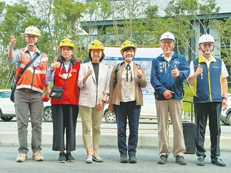 
橋頭科學園區即將於今年底啟用，行政院南部聯合服務中心14日邀集相關單位舉辦「橋頭科學園區參訪暨招商成果記者會」，展現近年來中央及地方政府同心合力開發的結果。	（洪浩軒攝）
