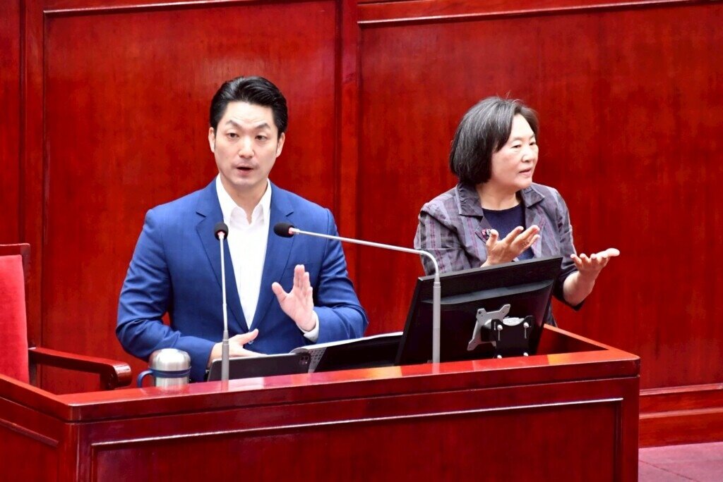 台北市長蔣萬安14日於市議會進行專案報告。圖/台北市政府