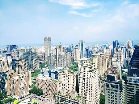 
行21日公布10月五大銀行新承做房貸金額及利率，單月新增房貸較9月略增46.32億元、回升至551.36億元。圖∕本報資料照片
