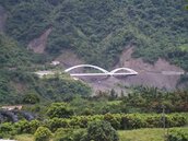 六龜紅水仙橋重建將完工　免於洪汛斷路之苦