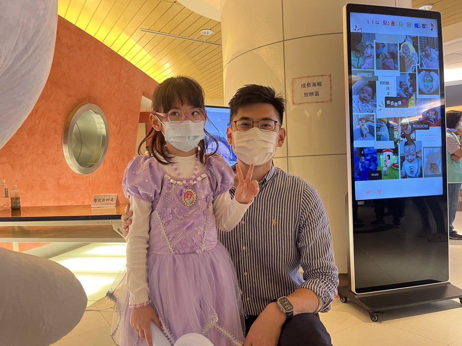 早產兒茵茵父親說,因妻子懷孕時較高齡,已37歲,醫師提醒有早產風險,茵茵出生時只有718公克,在台大醫院早產兒加護病房住了半年才出院,且出生3天內,就因開放性動脈導管併發肺出血而接受開胸手術。記者林琮恩/攝影