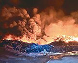 台南後壁深夜惡火　燒20公尺高垃圾山