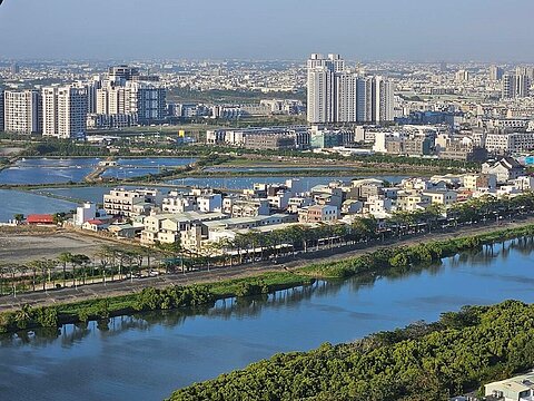 神秘富豪砸上億現金　包層台南豪宅