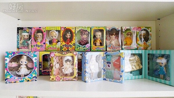 8.可愛的「小布娃娃」也是她珍愛的收藏。