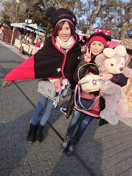 3.親自跑到東京迪士尼買達菲熊。