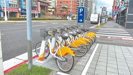 
花蓮縣政府今年爭取國家發展委員會花東基金預算經費獲准，預計在全縣設置1500輛有樁式共享自行車。圖為台北市YouBike有樁式共享自行車。（本報資料照片）
