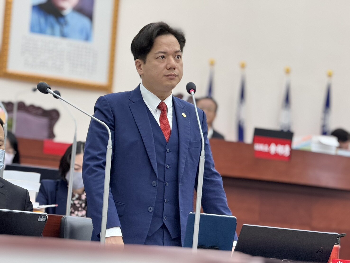 新竹市代理市長邱臣遠指出，城市軌道建設需分階段推動，待紅、藍線順利落地後，市府將廣納民意，香山區將列入後續評估選項，同時也會檢討是否延伸至其他區域，以滿足市民通勤需求。記者黃羿馨／攝影 