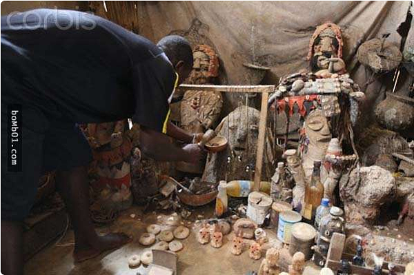 鬼地方 多哥共和國 神秘市場(翻攝自bomb01網站)