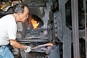 石碇百年打鐵店　傳藝秀真情