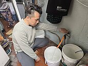 自來水油汙染遍基隆5區汐止也中招　謝國樑：先解決問題再追責任