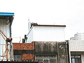 屋頂設基地台　公家機關猶豫