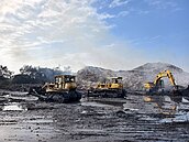 台南烏樹林廢棄物大火燒9天仍未滅　1原因未大量澆水