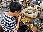 台中市民限定服務！吹風機、電扇修好只要50元　網大推「11種家電都適用」