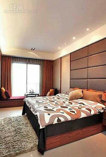 
5.寬敞的主臥室做了臥舖，可以在此休憩看風景。