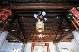 歷經百年屋內的棟梁依舊堅固耐用。