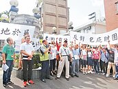 建商霸占2千坪公園　還禁通行