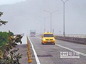 花蓮風飛沙　路都快看不見