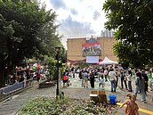 安康平宅拆遷…民團辦畢業晚會　他憂社宅年限：又老又孤單該何去何從？