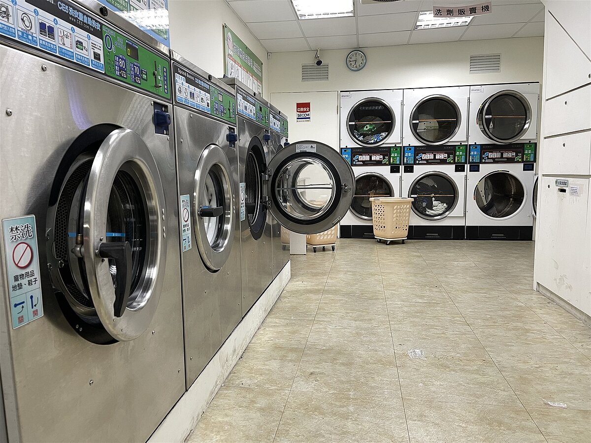 桃園市經發局訂定自助洗衣店安全管理自治條例，要求業者每半年自主檢查一次，未落實將開罰（示意圖）。本報資料照片 
