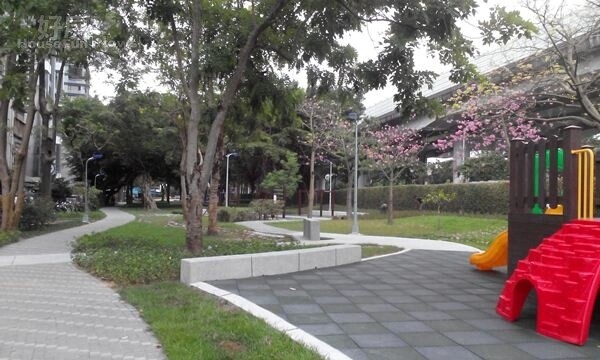 6.能夠在台北市蛋黃區找到房子,又鄰近公園,讓發哥很滿意。
