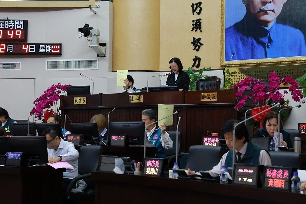 台南市議會第4屆第6次定期會,由主席邱莉莉議長主持進行大會議程。本次定期會所有提案除115年度市總預算暨附屬單位預算案,其他皆已審查完畢。圖/台南市議會提供