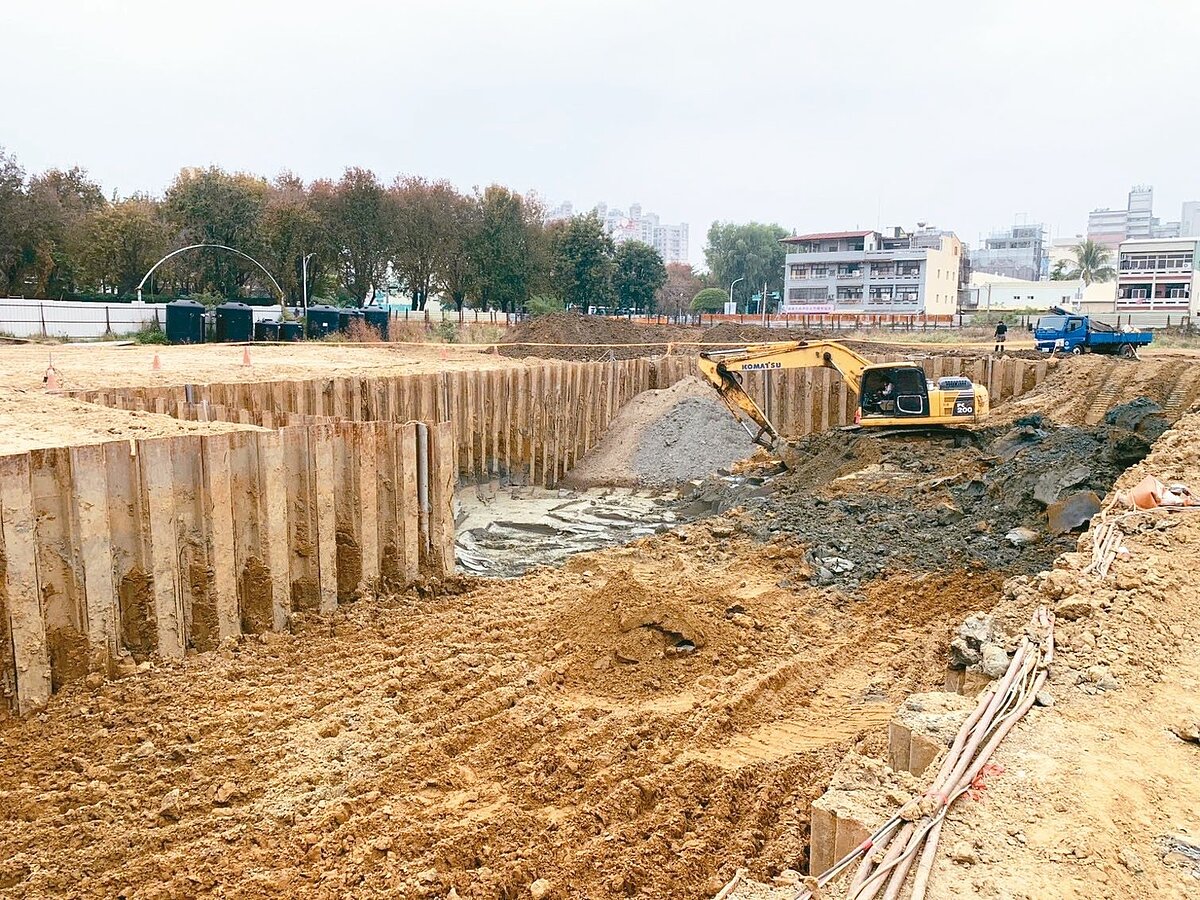 國內老字號工具機龍頭、遠東機械集團，位於嘉市西區的「新厝廠」舊廠址，歷經10年整治，近期嘉市環保局公告解除列管。圖／嘉市環保局提供
