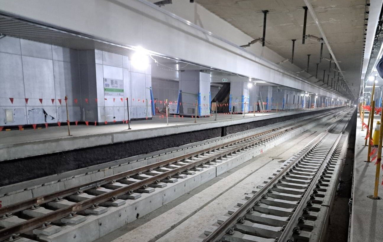 台南鐵路地下化的地下新台南車站及月台。本報資料照片
