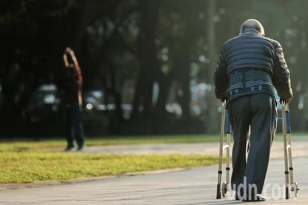 北市免費老人健康檢查今年截至11月中旬已有6萬1558人預約,衛生局今表示,還有名額可預約。示意圖。本報資料照片