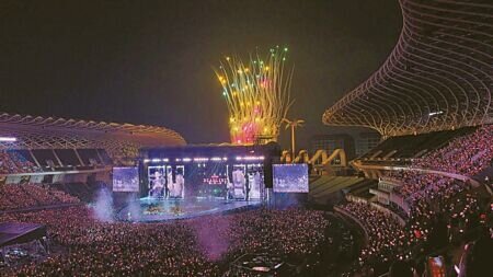 
高雄世運主場館近年成為國際大咖爭相舉辦演唱會的場地，但免收場租爭議不斷。對此，高市府將研擬收費機制。（柯宗緯攝）
