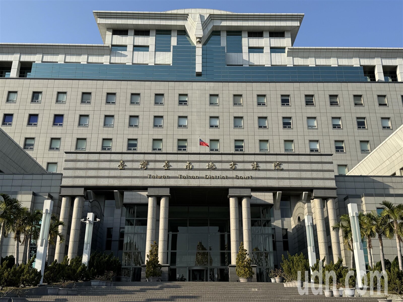 43歲陳姓男子去年已經2度闖入台南市北區民宅，台南地院依侵入住宅罪判處拘役90天；結果今年他又7度闖入民宅、車庫、民宿或大樓地下室，在裡面睡覺休息。本報資料照片 