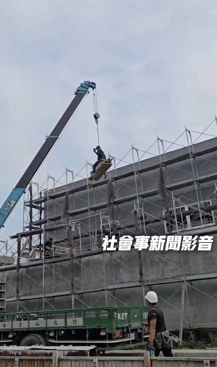 網路近日流傳影片，發生在屏東縣長治鄉，屏東縣府負責屏東熱帶農業特色產業園區興建工程的汙水處理廠。圖／取自社會事新聞影音