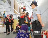 受刑人出監演布袋戲　獄方如臨大敵