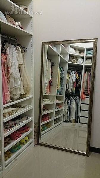 5.更衣室的系統櫃設計讓她相當得意。