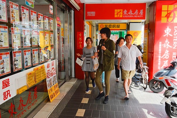 七年級生看房市,反倒認為「若父母10年前閉著眼睛買房就好了」。(好房網News記者 陳韋帆/攝影)
