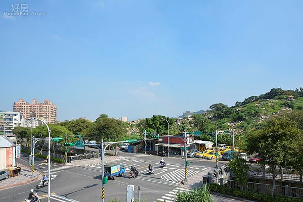 中和高中正對面為整片的福地。(好房網News記者 陳韋帆/攝影)