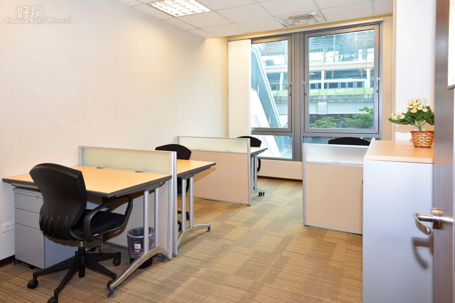 雷格斯所出租的商辦辦公室。(好房網News記者 陳韋帆/攝影)