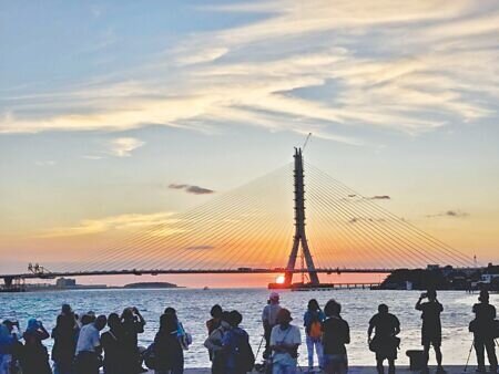 淡江大橋預計民國115年通車,北海岸觀光布局面臨重大轉折,新北市藍綠議員提議盼市府完善布局。(張鎧乙攝)