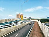 華中橋機車引道多彎　北市3月內提改善措施