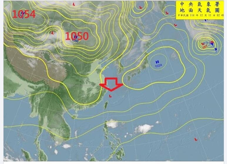 兩波東北季風影響,周六入冬最強,是首波大陸冷氣團,中央氣象局前局長鄭明典在臉書po雙高壓天氣圖解釋。圖/擷取自鄭明典臉書