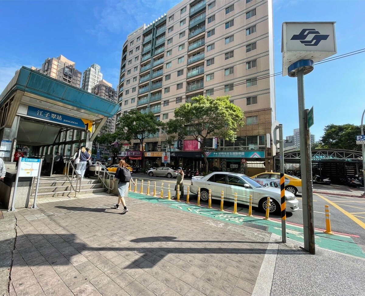 北車10分鐘通勤圈曝光!龍山寺站6字頭有找 江子翠捷運站周遭交易量高達221件,榜上交易最熱。住宅均價65.7萬元,僅次龍山寺捷運站。圖/永慶房產集團提供