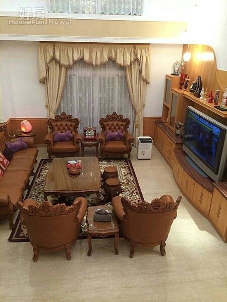 2.鄭旭村的三芝老家,是爸爸買地自建400坪超大別墅。