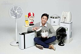 有「VIVA一哥」封號的鄭旭村，曾經創下一小時賣了一千多個鍋子的紀錄。
