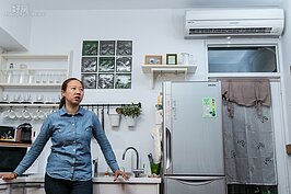 在科技業忙忙碌碌二十多年，柯姊一直尋找內心的歸宿，就在遇到小白屋後，毅然決然辭去工作，要把小白屋變成她的心靈歸屬，也是房客的心靈依靠。