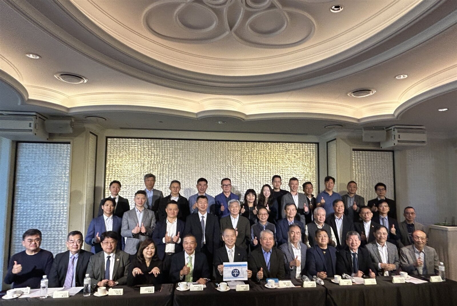 台中市不動產開發公會今舉辦「房地產市場回顧與展望」記者會。記者趙容萱／攝影 