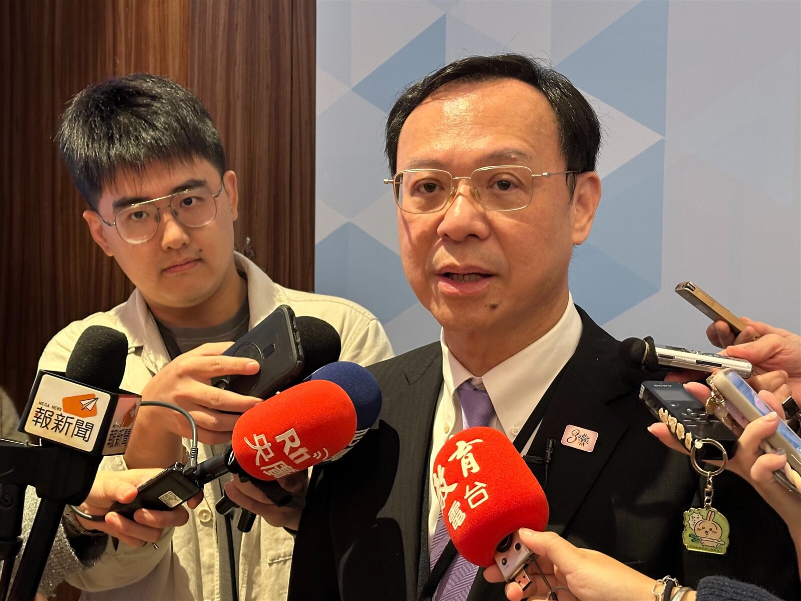 外界關心，緊接而來的耶誕節、跨年活動及明年春節九天長假的醫療量能？衛福部長石崇良今參與「台灣臨床試驗中心聯盟」啟動活動表示，對於明年春節長假期間的醫療、長照、社福等規畫，近日就會正式的對外宣布。記者沈能元／攝影 