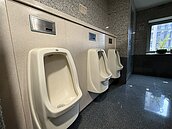 改善公廁濕髒臭　雙北推乾式清潔