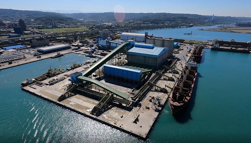 國產建材董事會通過在所屬的台北港埠、興建第2座爐石研磨廠,屆時完工後生產精緻爐石粉。圖/國產建材提供