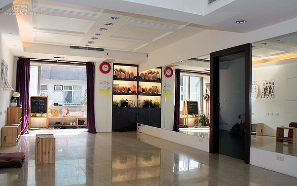 
6.瑜伽教室單層約有30坪，室內採光通風都很不錯，讓人不自覺想放慢步調，相較於台北快節奏生活成為強烈對比。