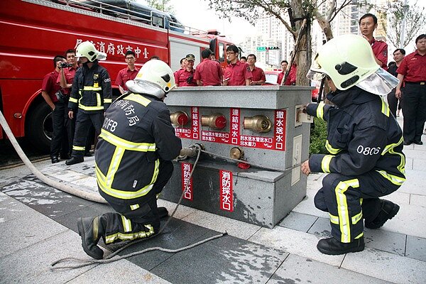 中市高層建築物消防搶救演練過程逼真 好房網news